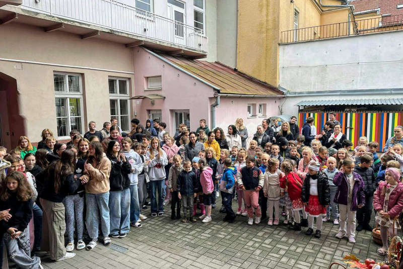 Diecézny školsky úrad - oznamy / Požehnanie úrody v Cirkevnej základnej škole sv. Jána Bosca - foto